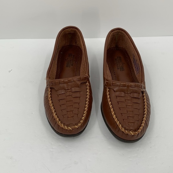Minnetonka Moccasin brown leather shoe flat woven comfort USA slip-on women 10 - Picture 3 of 7